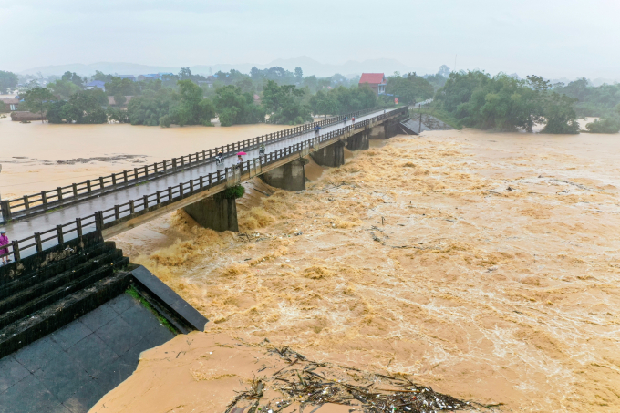 Lũ đổ về trung tâm tỉnh Thái Nguyên, ngày 7/10. Ảnh: Duy Khắc