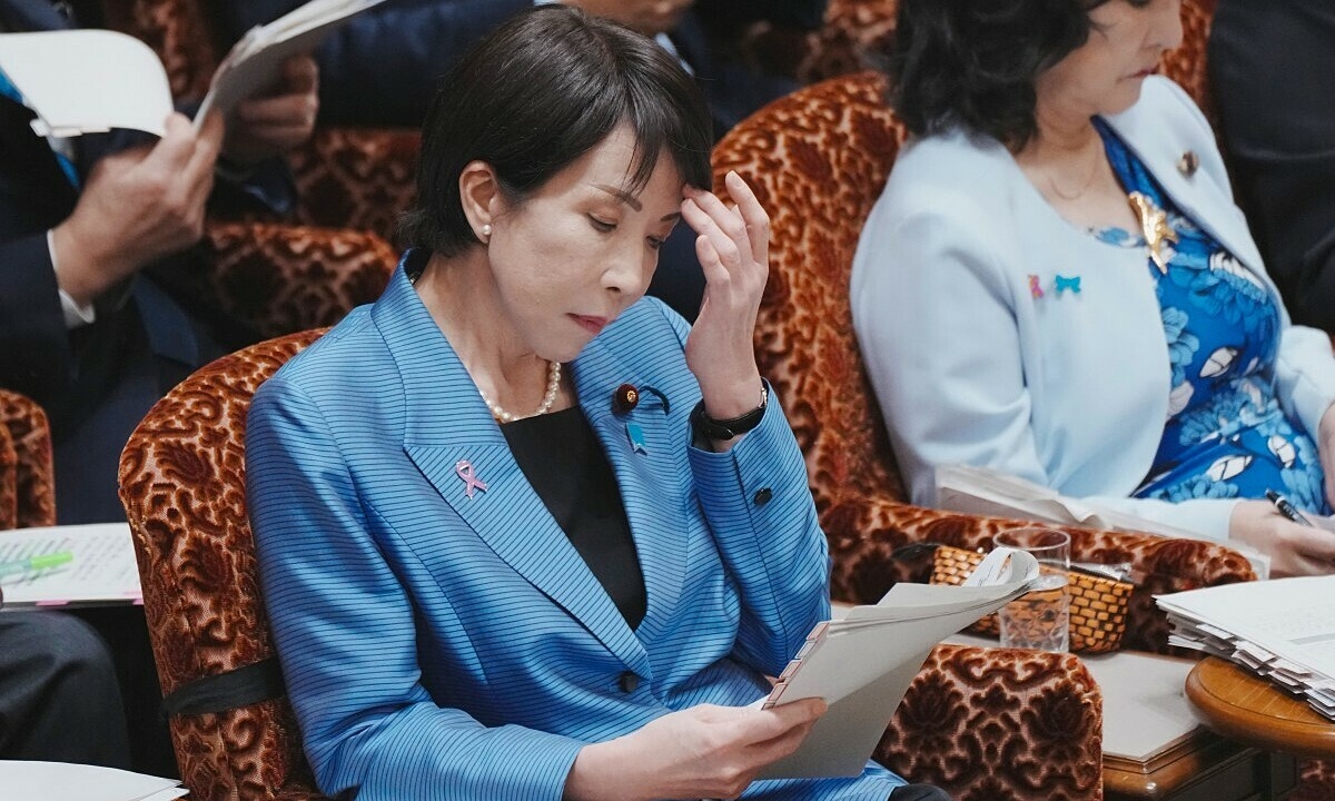 Cuộc họp lúc 3 giờ sáng của Thủ tướng Nhật gây bão dư luận