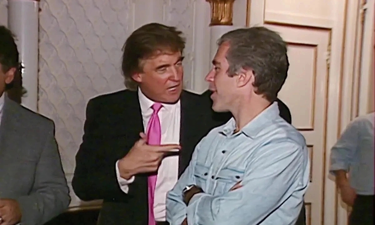 Phe Dân chủ công bố email tỷ phú ấu dâm nhắc về ông Trump