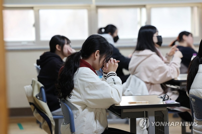 Một phòng thi ở trường nữ sinh Inhwa, phía tây Seoul ngày 13/11. Ảnh: Yonhap