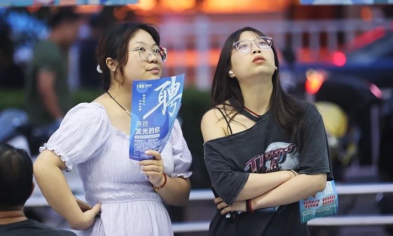 Những người trẻ Trung Quốc 'ăn hai bữa một ngày với 1 USD'