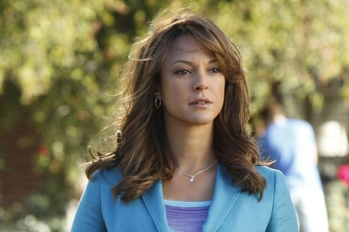 Eva LaRue đóng vai nhà phân tích ADN tại phòng thí nghiệm tội phạm trong CSI: Miami. Ảnh: Belfast Telegraph