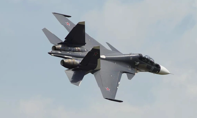 Tiêm kích Su-30SM Nga bay tại thị trấn Yeysk ở vùng Krasnodar hồi năm 2016. Ảnh: RIA Novosti