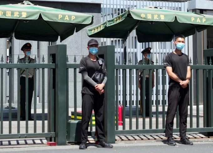 Đại sứ quán Nhật Bản tại Bắc Kinh, Trung Quốc, hồi tháng 8/2023. Ảnh: AFP