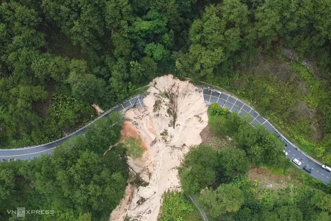 Đèo Mimosa sạt lở nghiêm trọng hôm 19/11. Ảnh: Trường Hà