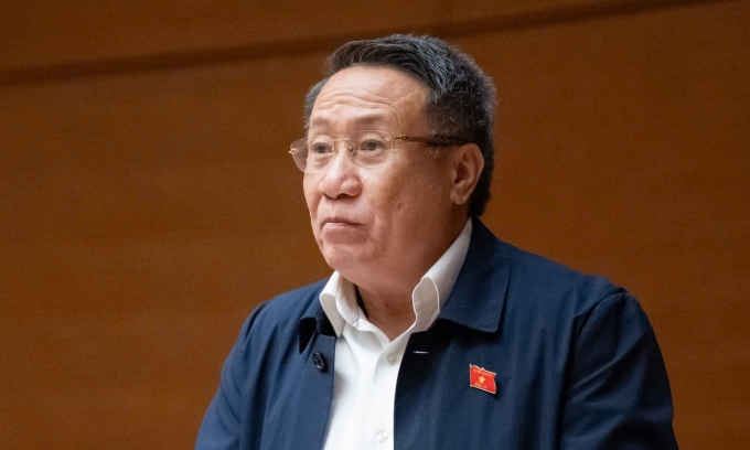 Đại biểu Hà Sỹ Đồng phát biểu tại phiên thảo luận chiều 1/12. Ảnh: Media Quốc hội