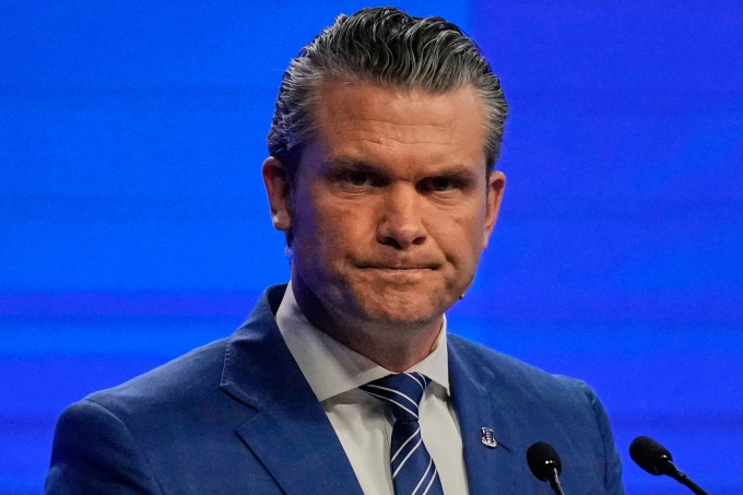 Bộ trưởng Quốc phòng Mỹ Pete Hegseth tại Singapore ngày 31/5. Ảnh: AP