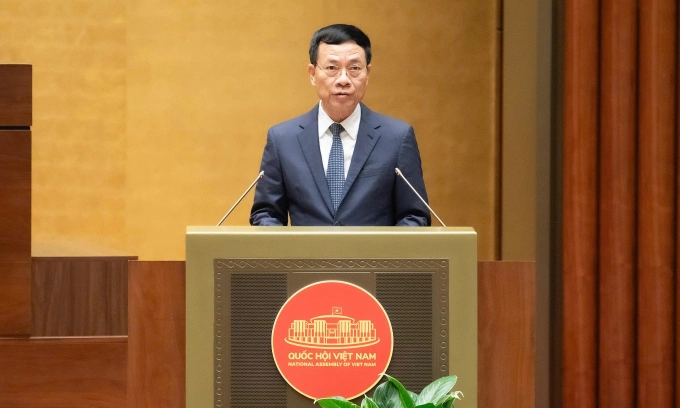 Bộ trưởng Khoa học và Công nghệ Nguyễn Mạnh Hùng giải trình tiếp thu trước khi thông qua dự án Luật. Ảnh: Hoàng Phong