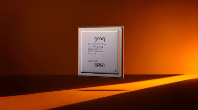 Một mẫu chip LPU của Groq. Ảnh: Groq