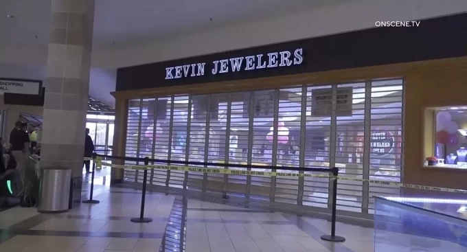 Tiệm vàng Kevin Jewelers ở thành phố Brea, hạt Los Angeles, bang California. Ảnh: OnSceneTV