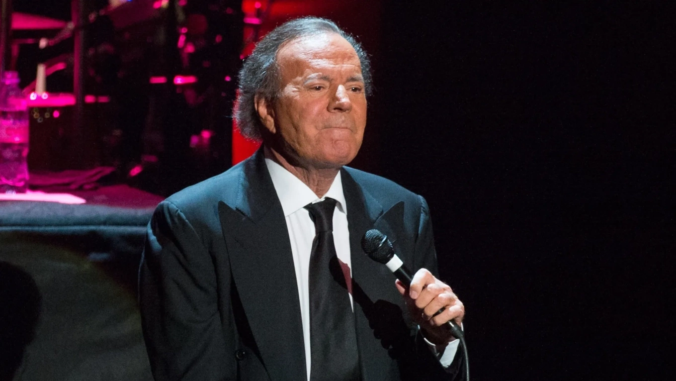 Danh ca Julio Iglesias thoát vụ án tấn công tình dục người giúp việc - Báo VnExpress