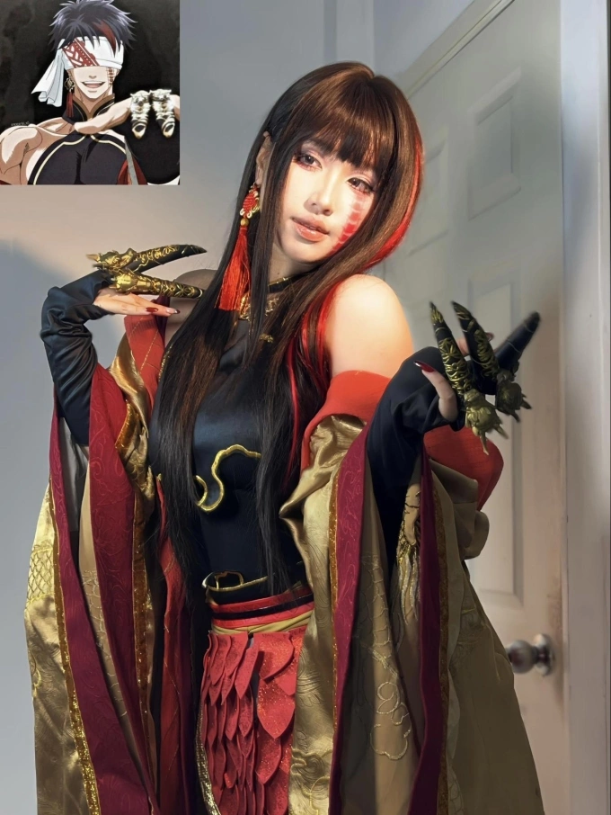Ngoài Xuân Yến, cô cũng cosplay cả nhân vật Tần Thủy Hoàng. Ngoài Xuân Yến, cô cũng cosplay cả nhân vật Tần Thủy Hoàng.