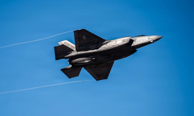 Tiêm kích F-35A Mỹ cất cánh từ căn cứ không quân Luke ở bang Arizona hôm 15/1. Ảnh: USAF