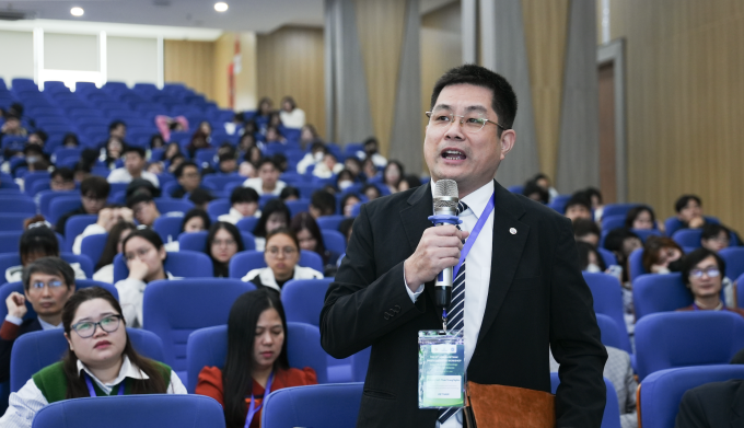 Các nhà khoa học thảo luận tại phiên sáng 4/2. Ảnh: Đại học Phenikaa