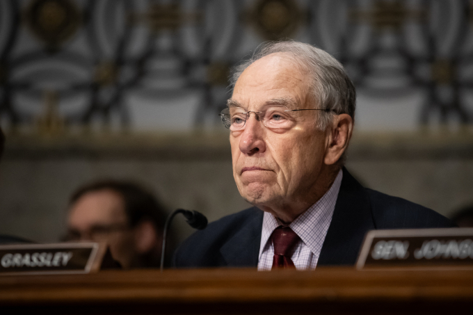 Thượng nghị sĩ Cộng hòa Chuck Grassley tại Washington tháng 7/2024. Ông Grassley hiện 92 tuổi, là nghị sĩ lớn tuổi nhất tại quốc hội Mỹ. Ảnh: AFP