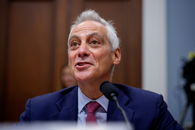 Cựu chánh văn phòng Nhà Trắng Rahm Emanuel tại Washington tháng 7/2025. Ảnh: AFP
