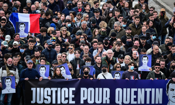 Đoàn tuần hành tưởng niệm Deranque ở Lyon, Pháp ngày 21/2. Ảnh: AFP