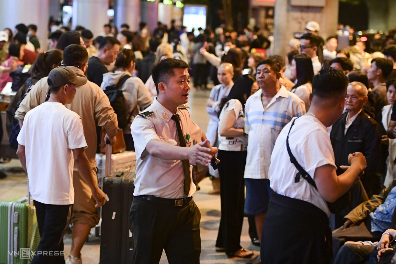 Lượng khách kỷ lục đổ về Tân Sơn Nhất: 178.000 lượt/ngày, hành khách cần lưu ý gì?
