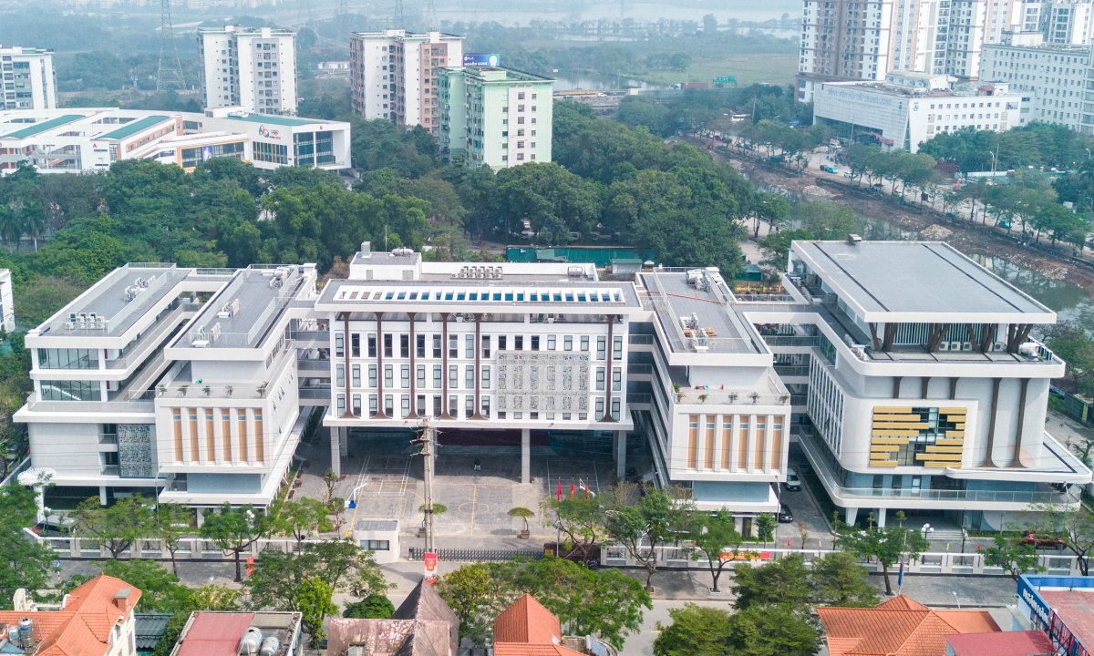 Bên trong trường THPT công lập 300 tỷ ở nơi 'đông dân nhất' Hà Nội
