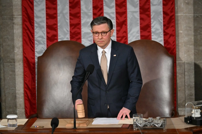 Chủ tịch Hạ viện Mike Johnson gõ búa trước khi Tổng thống Donald Trump đến đọc Thông điệp Liên bang ngày 24/2. Ảnh: AFP
