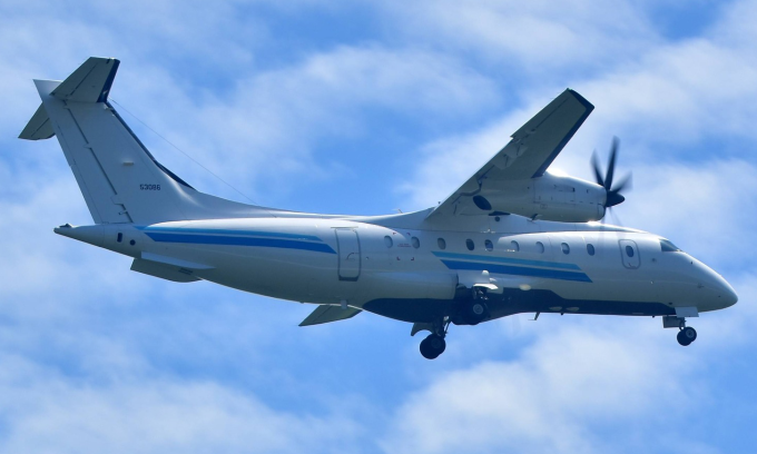 Vận tải cơ C-146A Mỹ hạ cánh xuống Laoac, Pangasinan hôm 24/2. Ảnh: Philippine Star