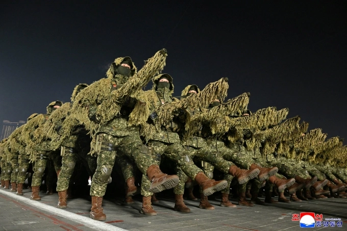 Binh sĩ Triều Tiên trong cuộc duyệt binh hôm 25/2. Ảnh: KCNA