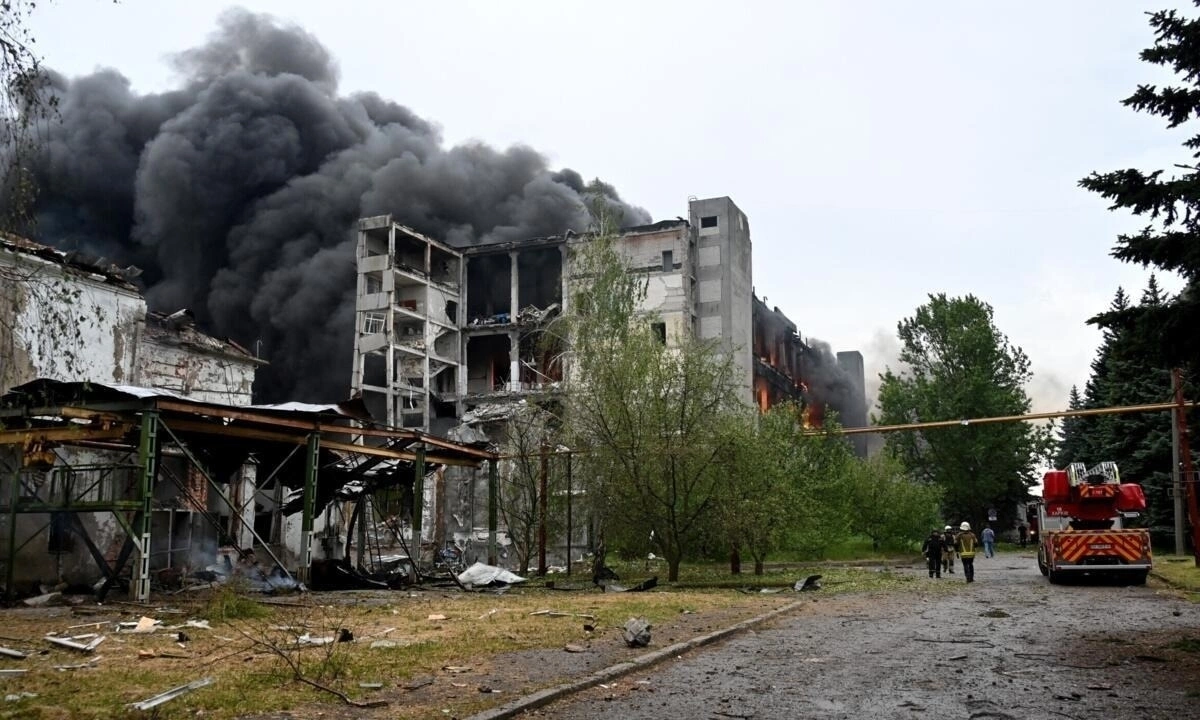 Bí mật sau tiếng còi báo động không kích ở Kharkov