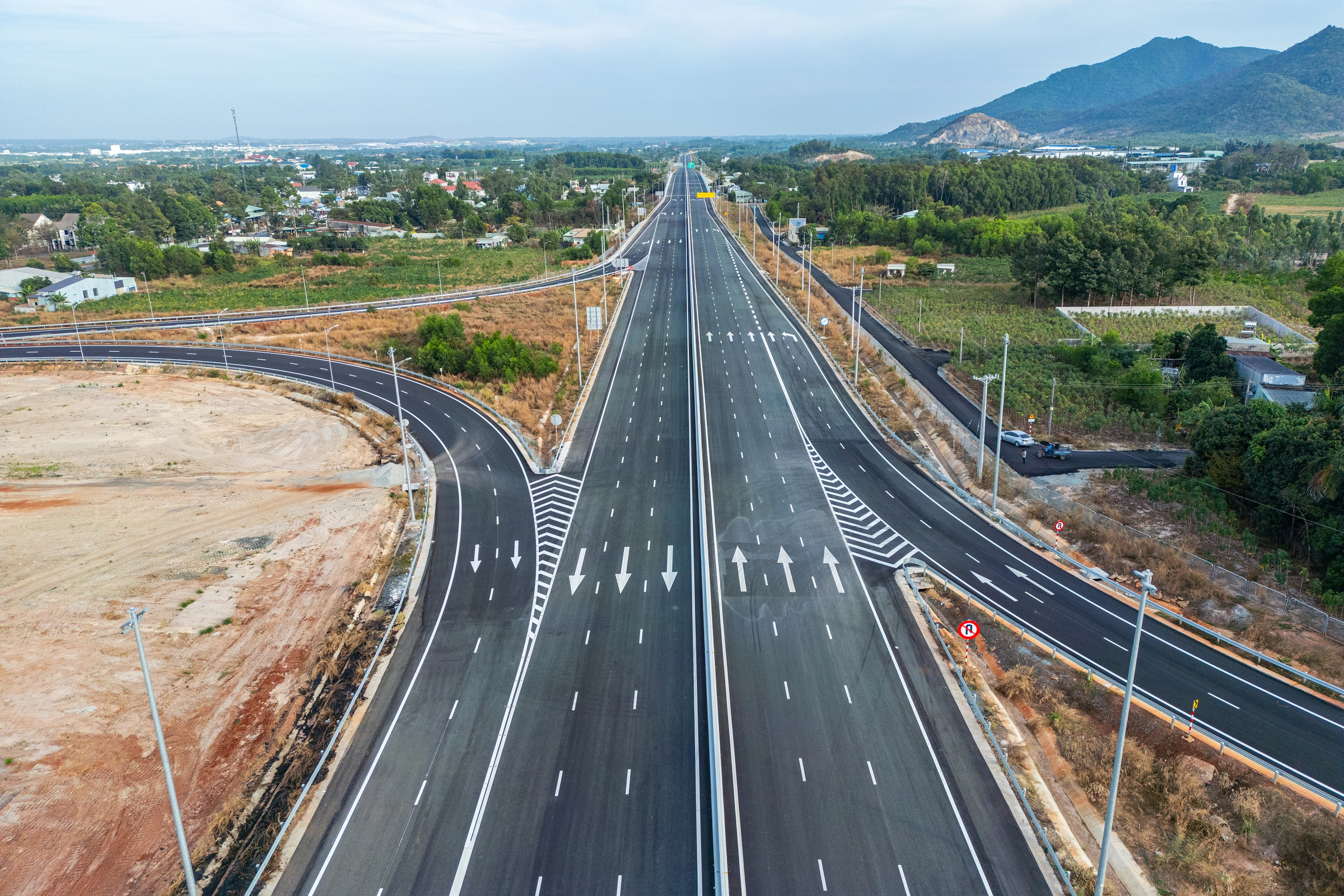 Toàn quốc đã hoàn thiện và khởi công 4.000 km cao tốc - Báo VnExpress