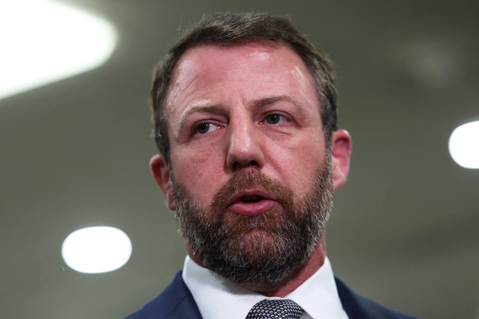 Thượng nghị sĩ Markwayne Mullin tại Đồi Capitol ngày 3/3. Ảnh: AFP