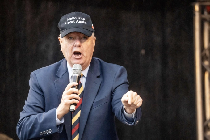 Thượng nghị sĩ Lindsey Graham phát biểu tại sự kiện ở Đức, ngày 14/2. Ảnh: Reuters