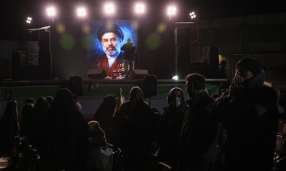 Iran kêu gọi người dân xuống đường ủng hộ tân Lãnh tụ Tối cao