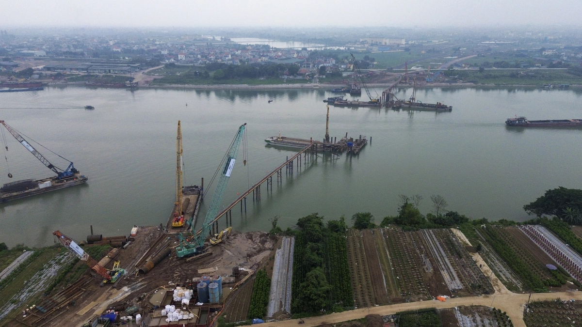 Tiến độ bảy cầu mới bắc qua sông Hồng