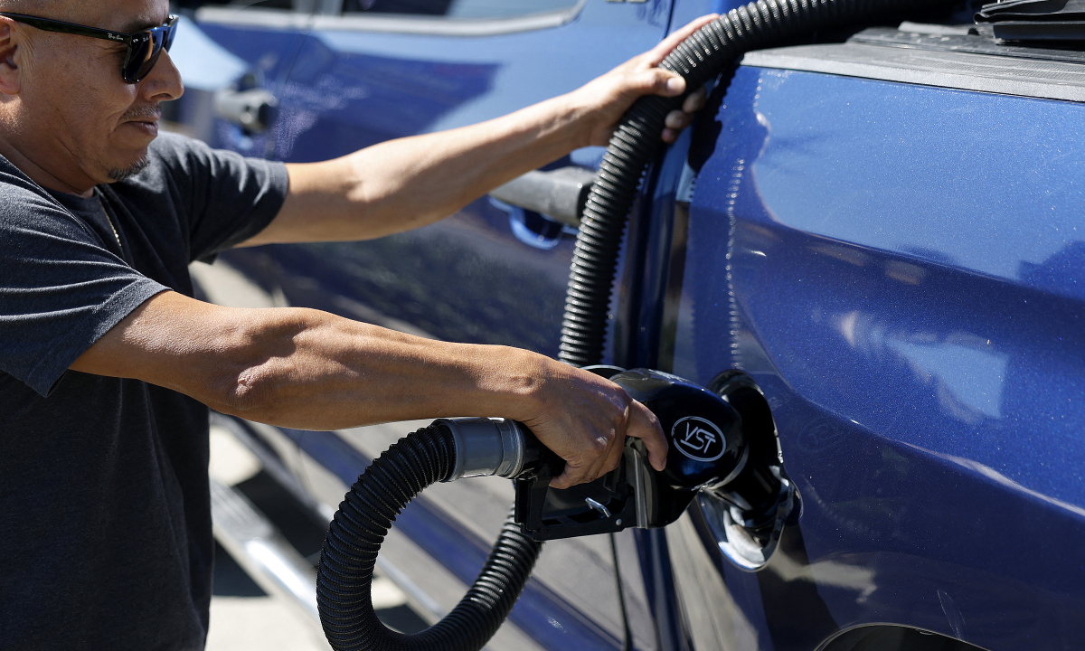 Những người Mỹ thất vọng, bất bình khi giá xăng tăng vọt