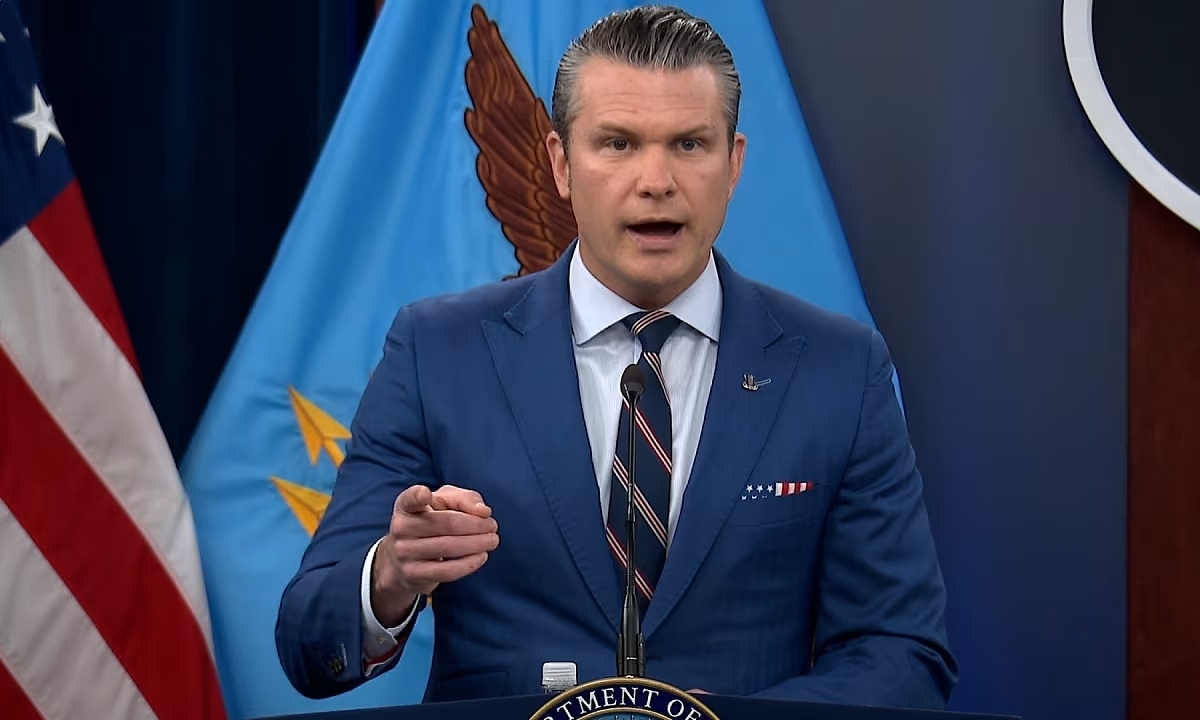 Mỹ dùng bom xuyên phá 900 kg tấn công bệ phóng tên lửa dưới lòng đất Iran