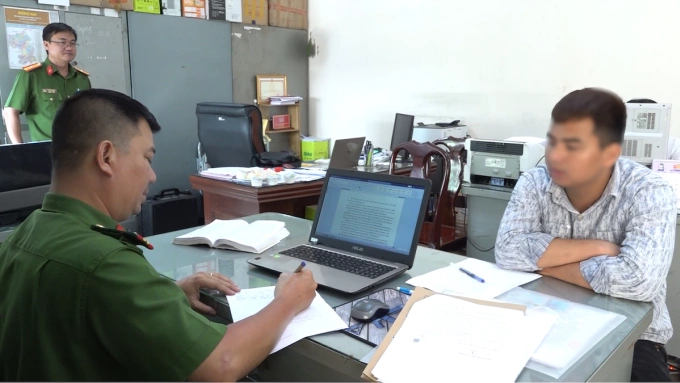 Lái tài tại Cơ quan cảnh sát điều tra. Ảnh: Thái Hà
