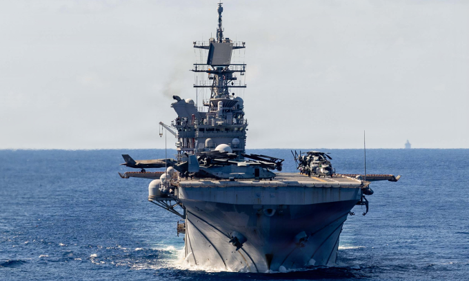 Tàu đổ bộ tấn công USS Tripoli tại Biển Philippines hồi tháng 2. Ảnh: US Navy