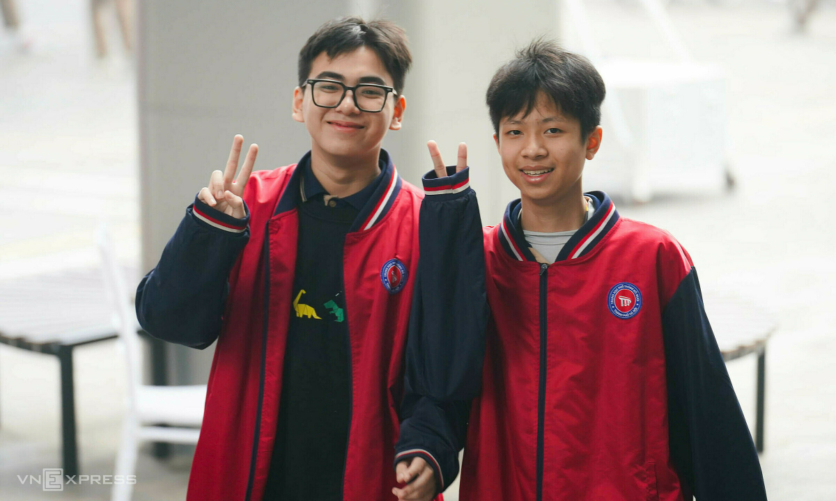 Nhiều tỉnh, thành 'nới trần' sĩ số, xây trường để tăng chỗ học lớp 10