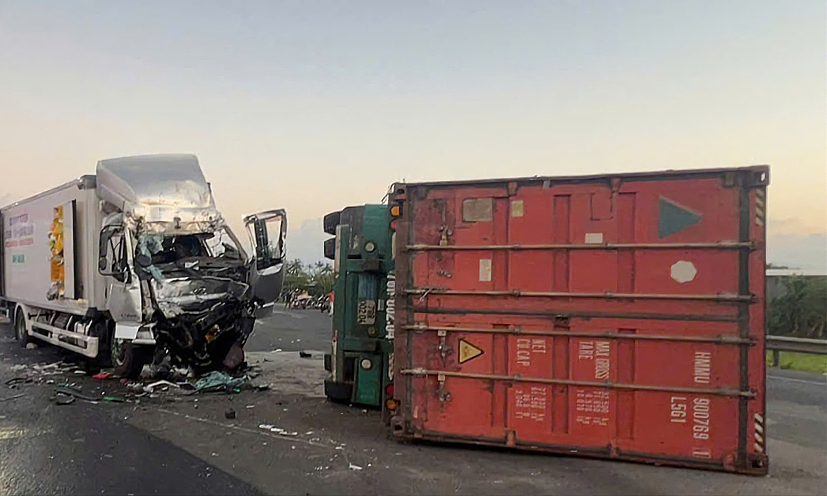 Tai nạn liên hoàn trên quốc lộ, một người chết