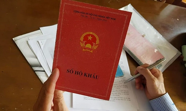 Vợ có quyền bỏ tên chồng khỏi hộ khẩu, sau ly hôn?