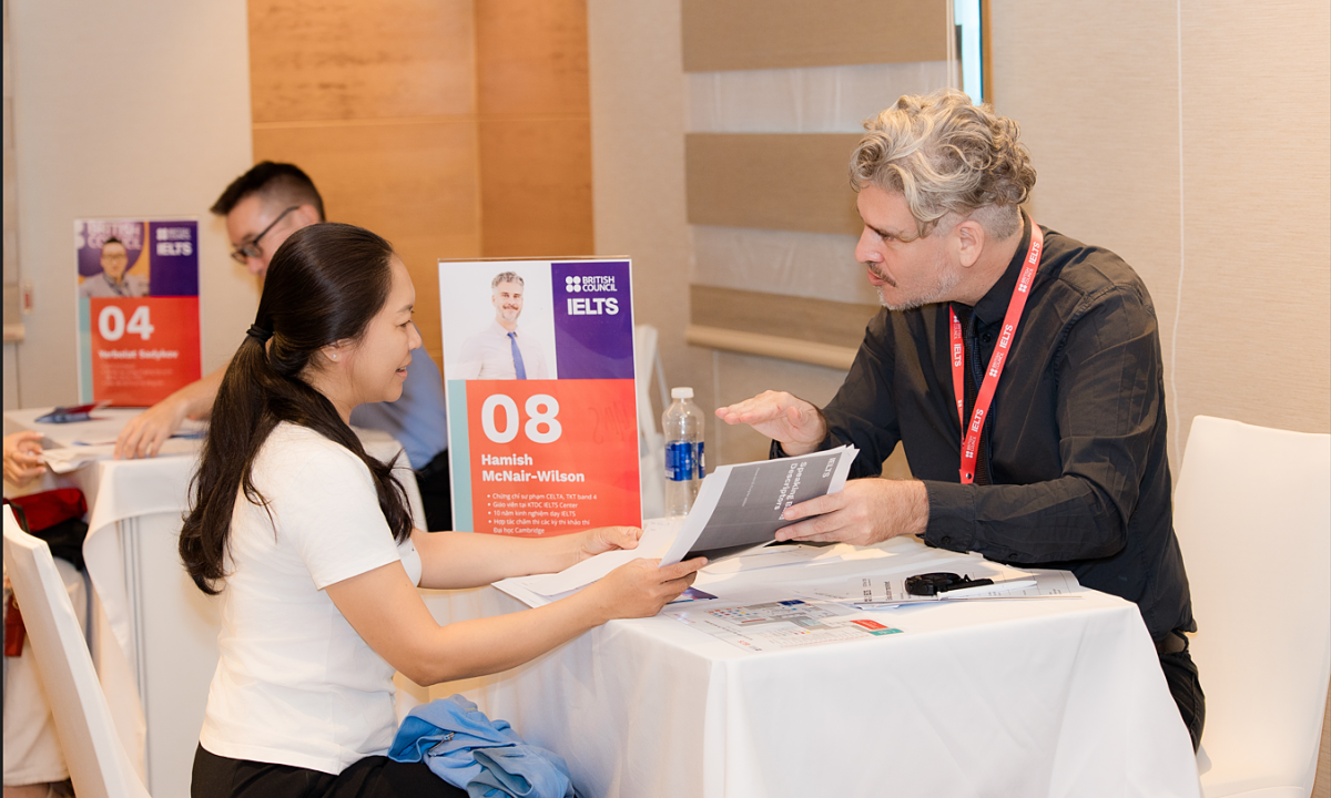 Chuyên gia gợi ý mẹo đạt 7.0 IELTS Writing, Speaking