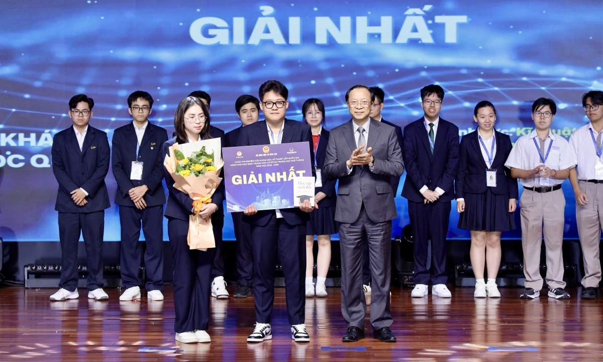 Học sinh Hà Nội, chuyên Khoa học tự nhiên áp đảo giải nhất khoa học kỹ thuật