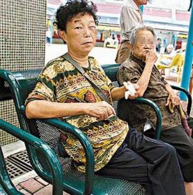 Bà Lương Phụng Anh có biệt danh Anh một mắt. Ảnh: QQ