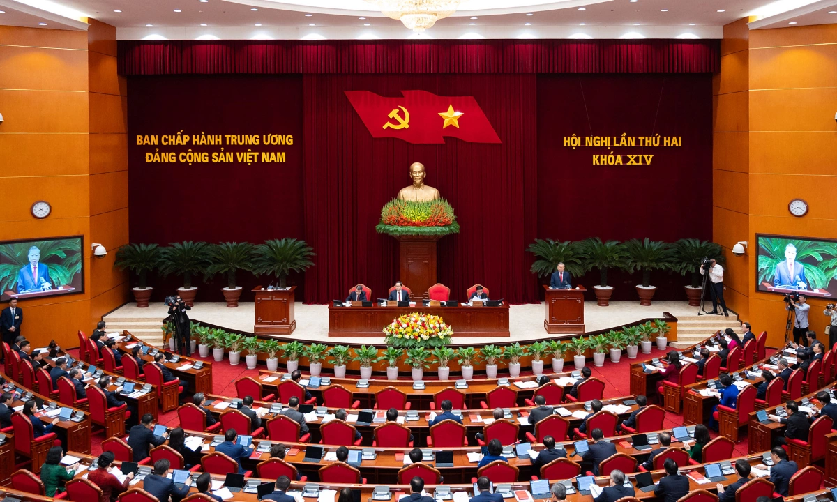 Phiên khai mạc hội nghị Trung ương 2 khóa 14