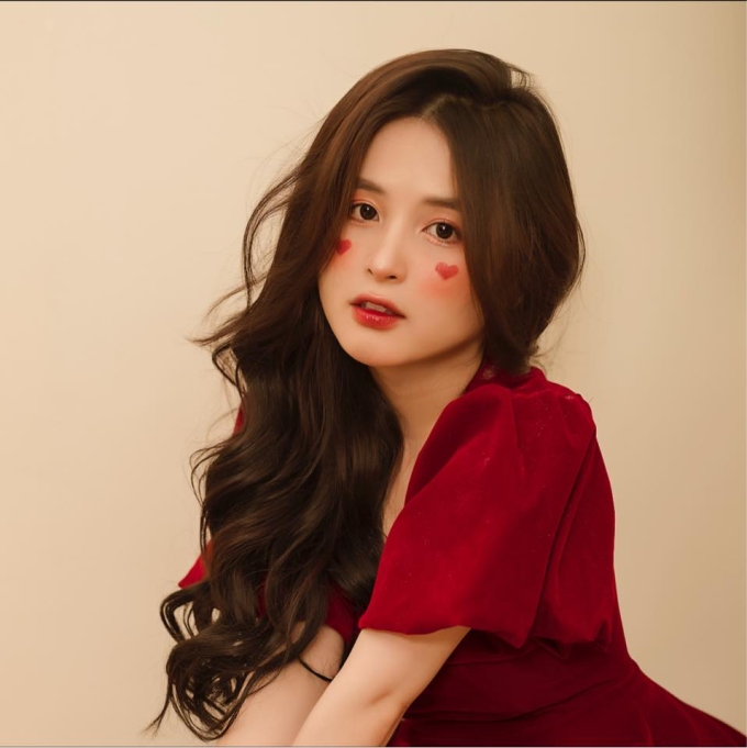 Dù đã lùi về sau từ lâu, nhưng Thảo Nari vẫn luôn có một tệp người hâm mộ tương đối lớn. Dù đã lùi về sau từ lâu, nhưng Thảo Nari vẫn luôn có một tệp người hâm mộ tương đối lớn.