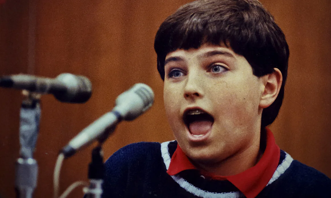 Hành trình vạch tội người bố ngoại tình của cậu bé 11 tuổi