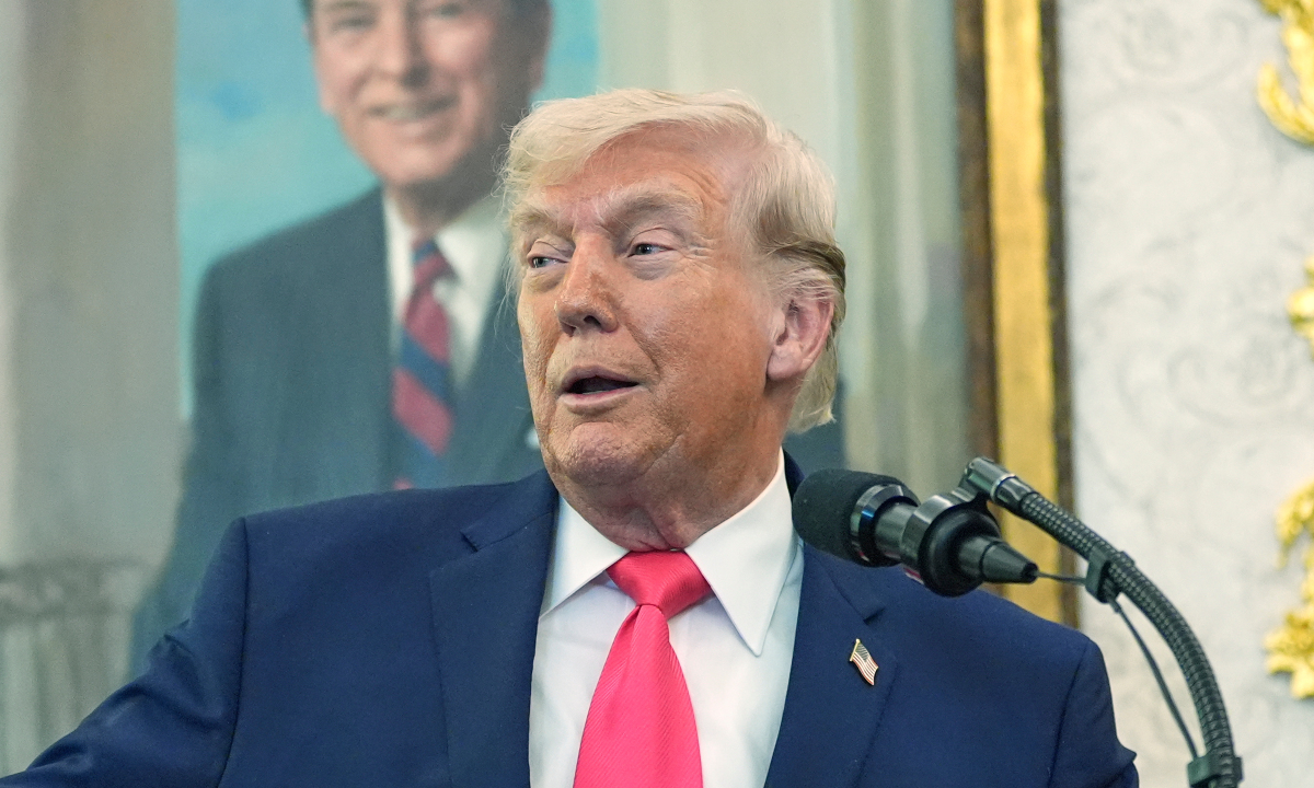 Ông Trump: Iran đã tặng 'món quà rất lớn' về dầu khí cho Mỹ