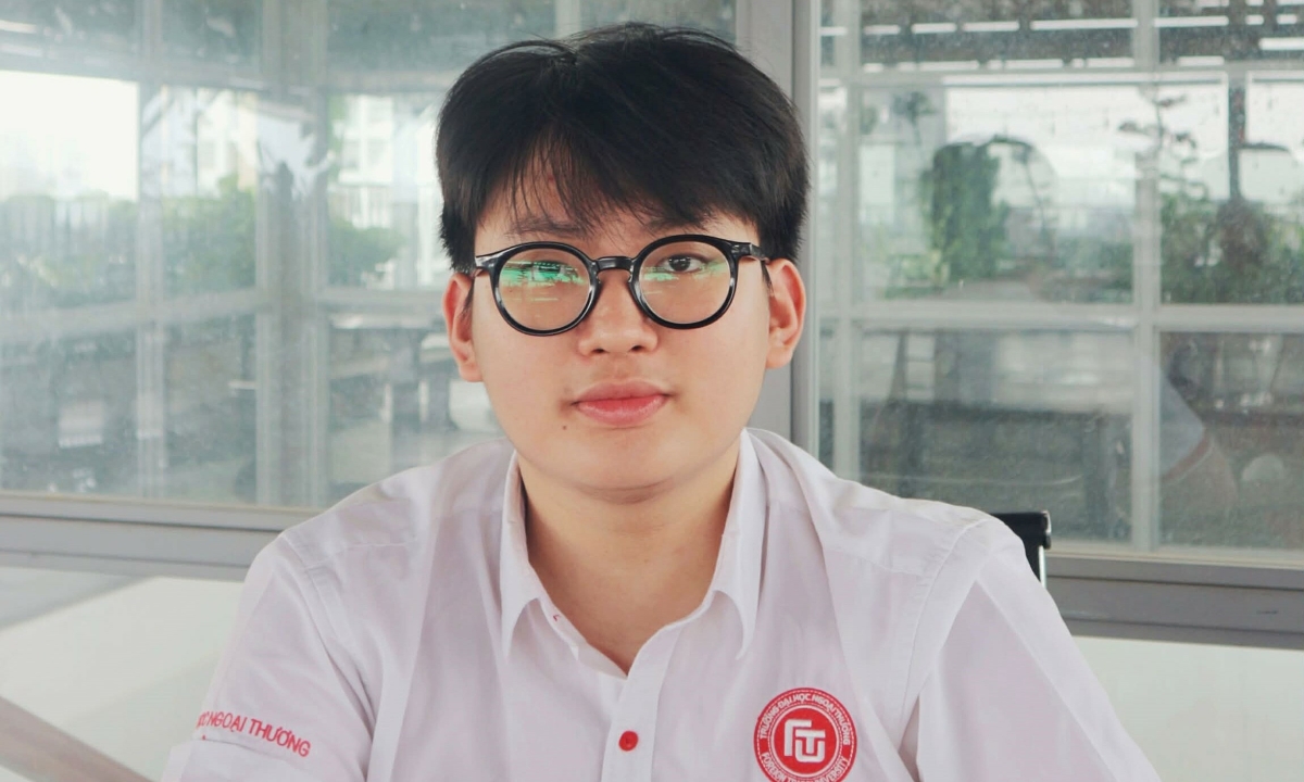 Thủ khoa Ngoại thương đạt điểm tuyệt đối 4.0 ở tất cả môn học