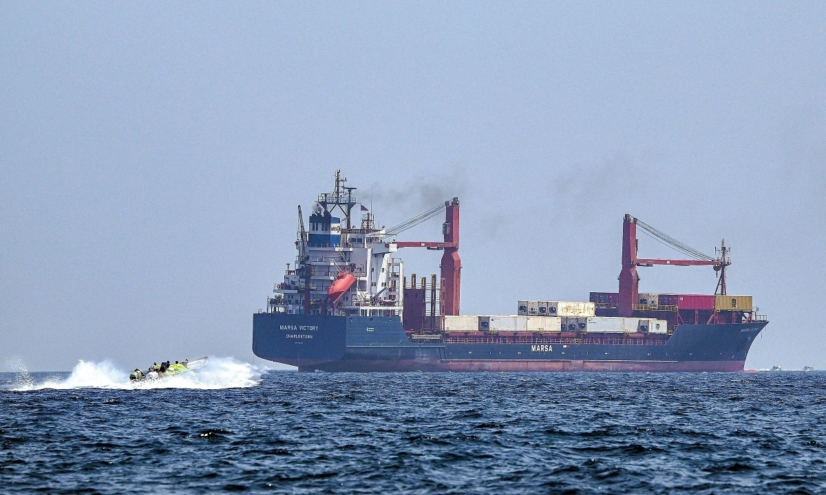 Iran cho phép 'tàu không thù địch' đi qua eo biển Hormuz