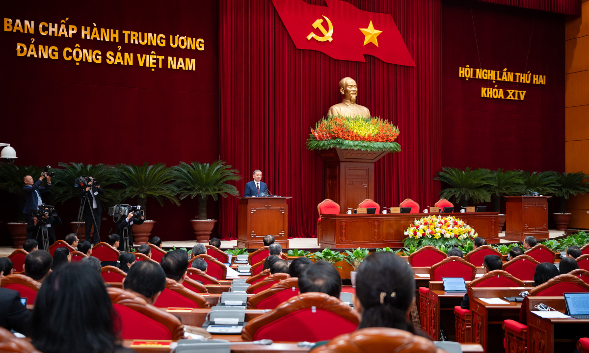 Thông báo hội nghị lần thứ hai Ban Chấp hành Trung ương Đảng khóa 14