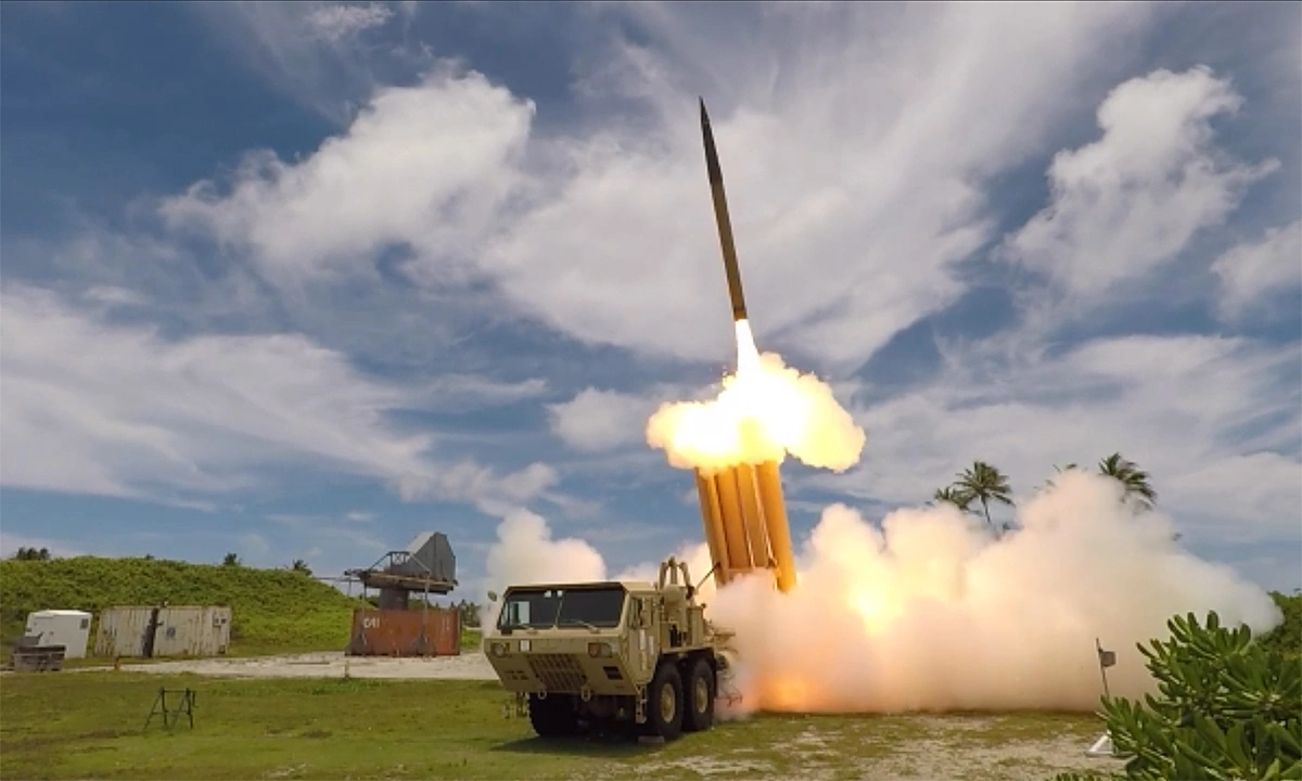 Mỹ chuyển dây chuyền sản xuất tên lửa sang 'chế độ thời chiến'